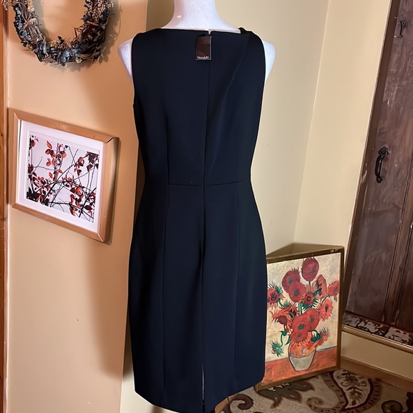TAHARI Size 10 TRISTA Sheath DRESS  
V-Neck Textured Navy/Black Dress $329 NEW - Picture 11 of 16